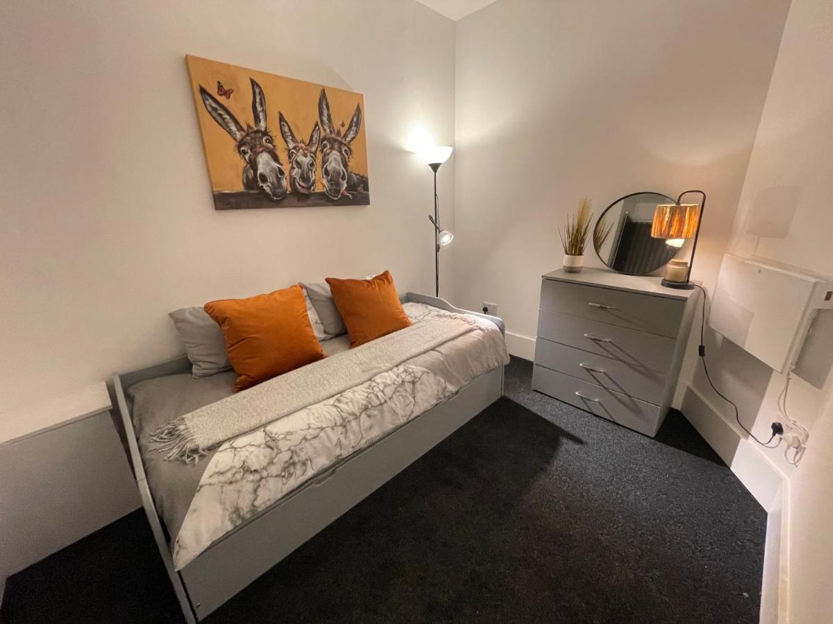 Urban 3 Bedroom Home In Kings Heath-Great Location Birmingham Buitenkant foto