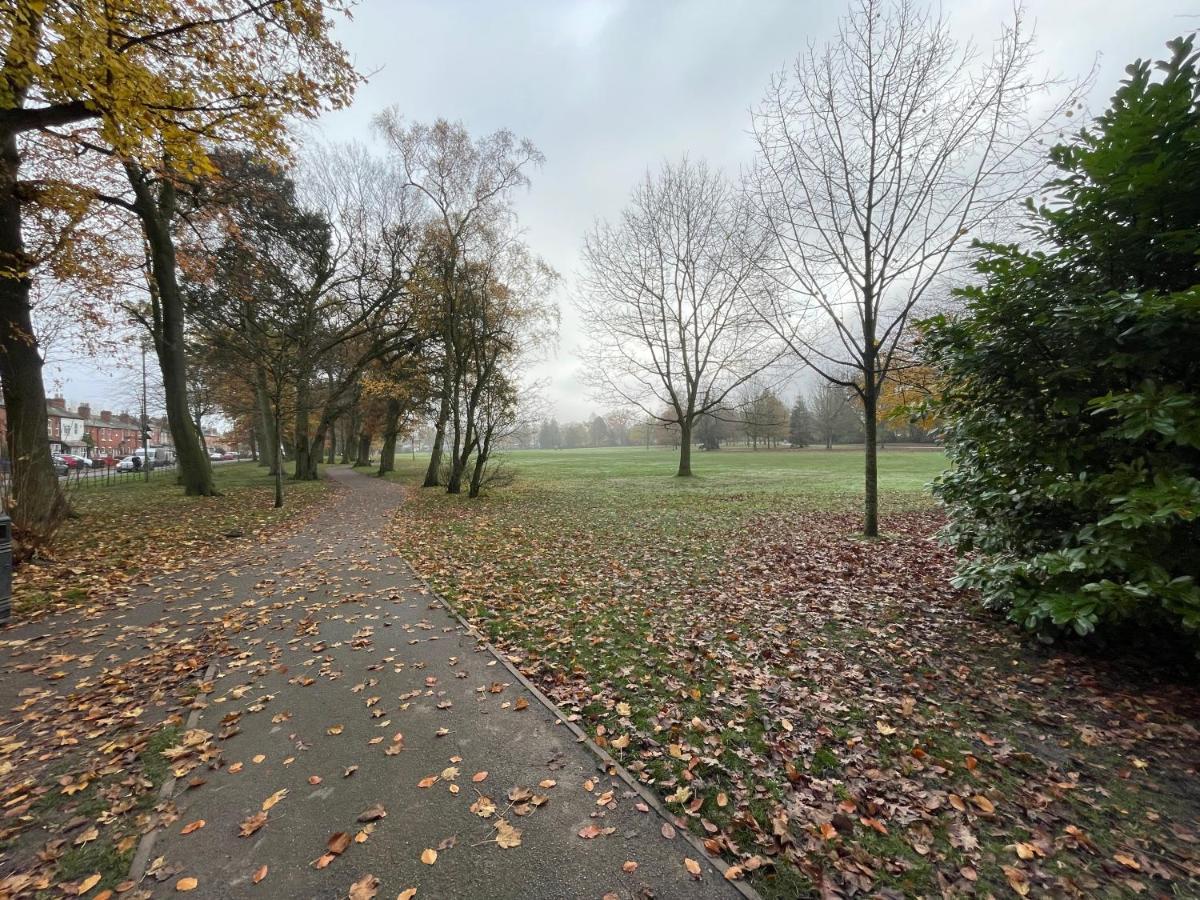 Urban 3 Bedroom Home In Kings Heath-Great Location Birmingham Buitenkant foto