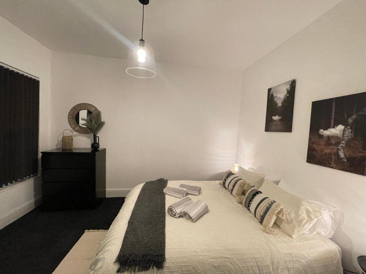 Urban 3 Bedroom Home In Kings Heath-Great Location Birmingham Buitenkant foto