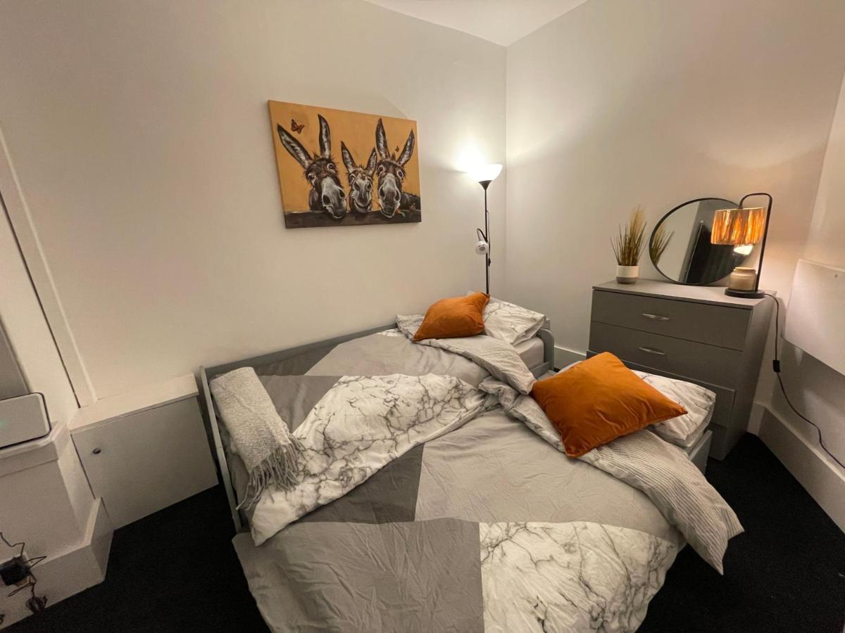 Urban 3 Bedroom Home In Kings Heath-Great Location Birmingham Buitenkant foto