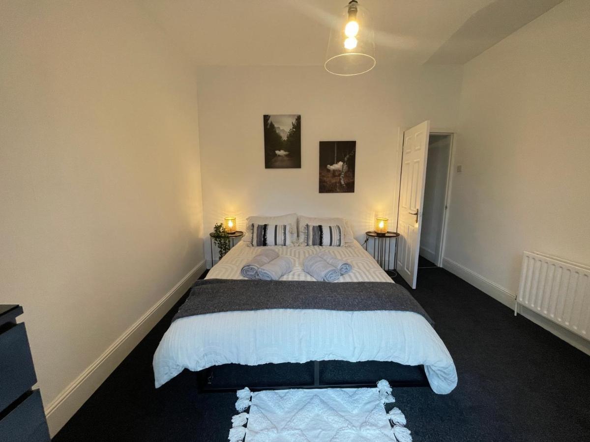 Urban 3 Bedroom Home In Kings Heath-Great Location Birmingham Buitenkant foto