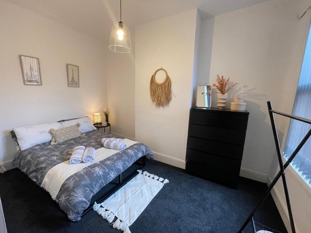 Urban 3 Bedroom Home In Kings Heath-Great Location Birmingham Buitenkant foto